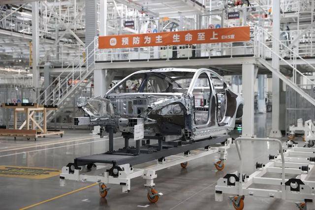 皇冠信用网平台出租_雷军官宣皇冠信用网平台出租！小米YU7将从通州马驹桥开往全国各地！还有大陆首款3纳米芯片