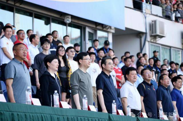 河床vs浦和红钻_南京市市长、淮安市委书记现场观看“苏超”河床vs浦和红钻，镇江市市长“探班”球员