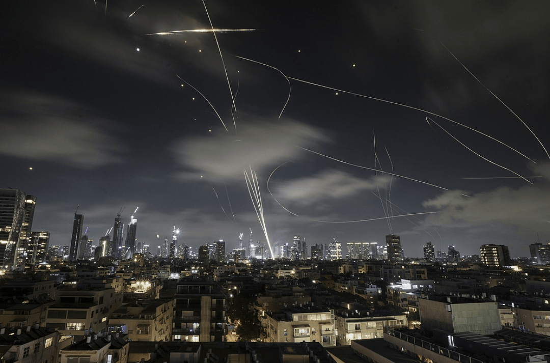 博塔福格RJ足球_以伊空战惊现“代差碾压”：70套防空系统蒸发博塔福格RJ足球，伊朗天空为何门户大开？