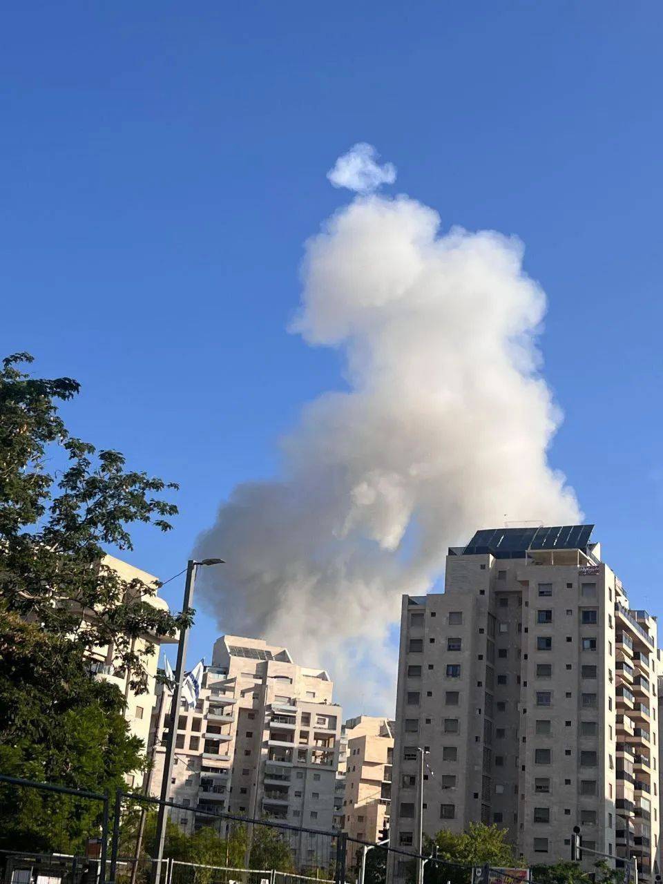 南美解杯_“伊朗发动48小时内最大规模袭击” 南美解杯，超20枚导弹射向以色列