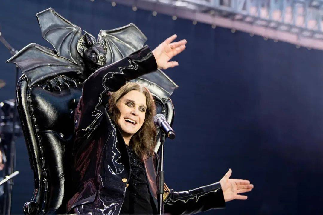 皇冠信用网登1代理 _“活传奇”去世皇冠信用网登1代理 ！17天前还在开演唱会……