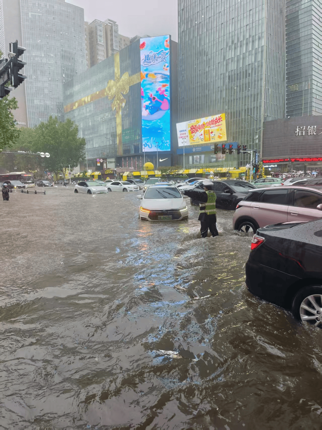 皇冠信用网登2代理_郑州：全市停产、停业、停课、停运