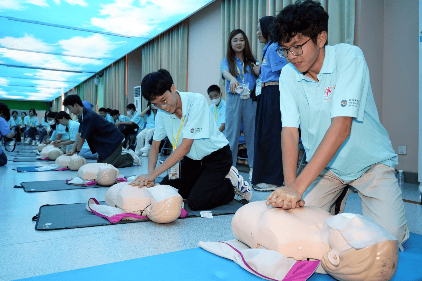 皇冠信用网怎么代理_香港赛马会支持“共创明‘Teen’计划”四川学习交流团