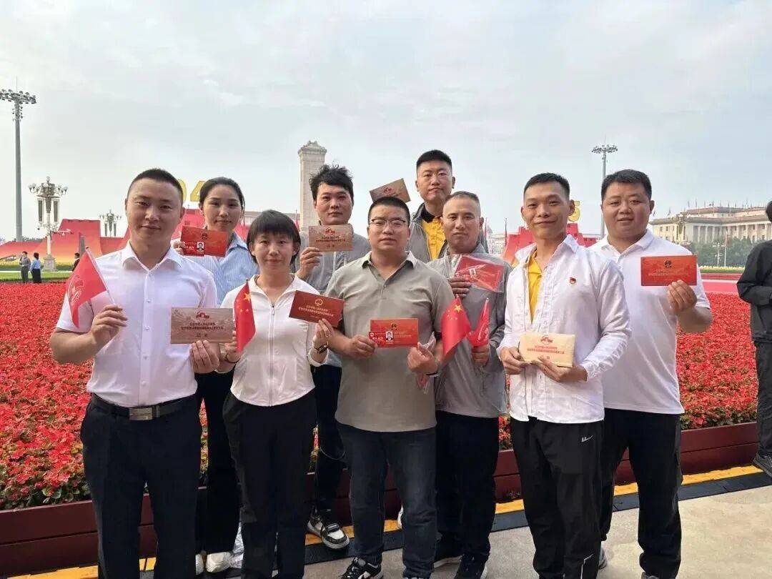 保加利亚 v 西班牙_16位美团骑手受邀观礼阅兵