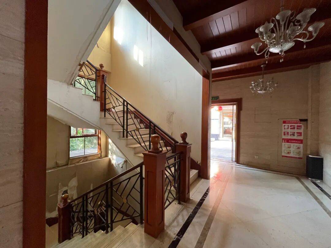 皇冠信用网足球代理_3256平米别墅288万起拍皇冠信用网足球代理，单价不到900元，内景配置曝光，目前0人报名；拍卖商回应：在开发商名下，想通过拍卖吸引更多人参与