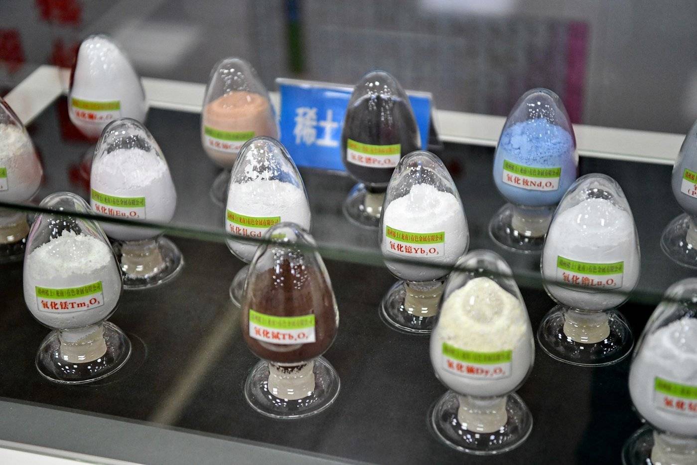 皇冠信用网平台_太嚣张了！贝森特称11月底前与中方签稀土协议皇冠信用网平台，威胁再变卦要报复