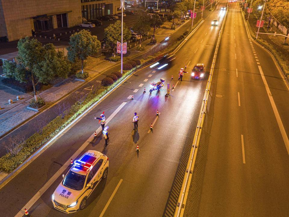 皇冠登一登二登三区别_上海警方即日起在全市开展“砺剑2025”第十二次清查整治行动