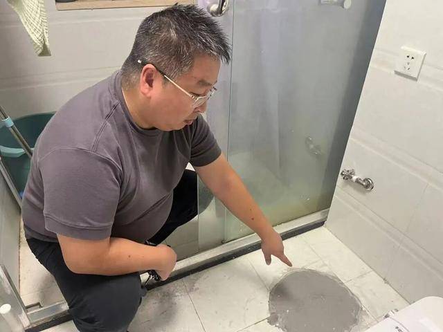 皇冠信用网代理_“每天回家我都想吐！”整整3年皇冠信用网代理，因顶楼住户一个操作，广东一小区整栋楼业主直呼“苦不堪言”，多方回应