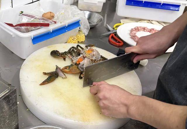 皇冠电话_闵行夜查皇冠电话！上海禁令下仍有商家自制售卖生腌