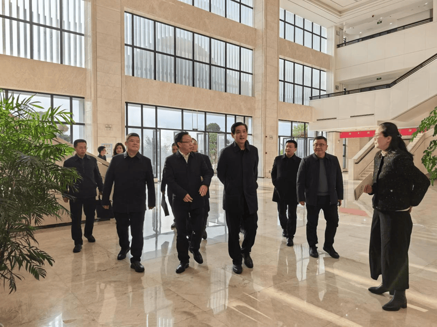 皇冠官方_重庆社会主义学院党组书记、副院长皇冠官方，市委统战部副部长毛平赴北碚调研社会主义学院建设